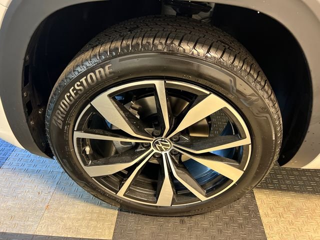 New 2026 White Volkswagen SEL Premium R-Line image 9