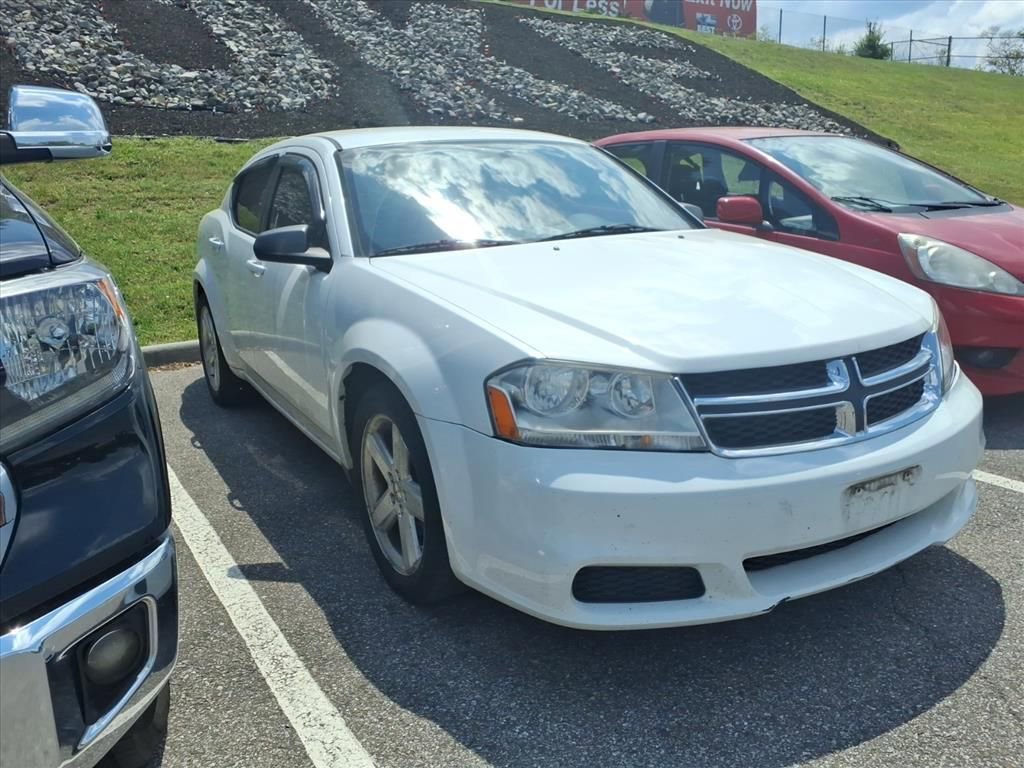2013 Dodge Avenger SE's photo