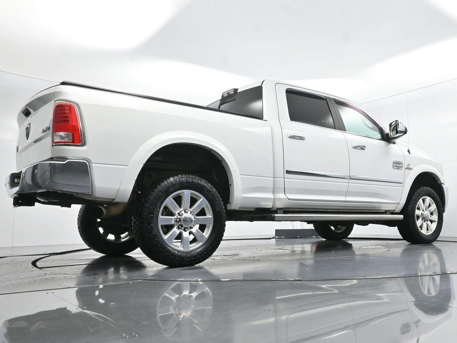 Used 2018 Bright White Clearcoat Ram Longhorn image 52