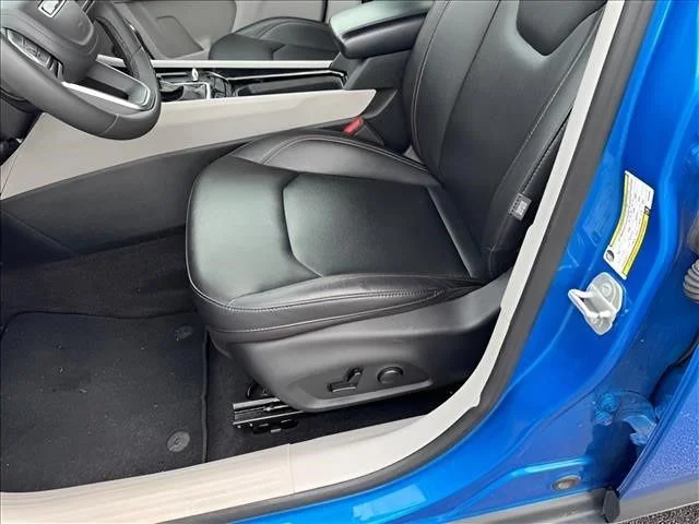 Used 2024 Blue Jeep Limited image 7