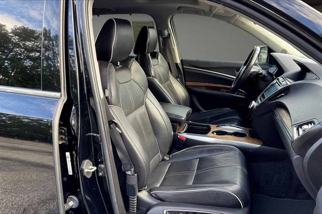 Used 2020  Acura Advance image 32