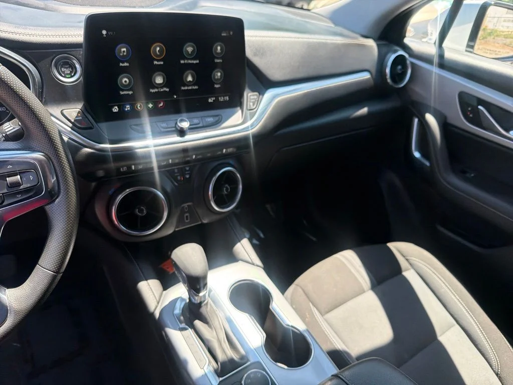 Used 2023 White Chevrolet LT image 18