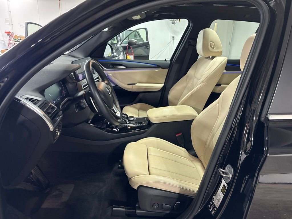 Used 2024 Black BMW xDrive30i image 31