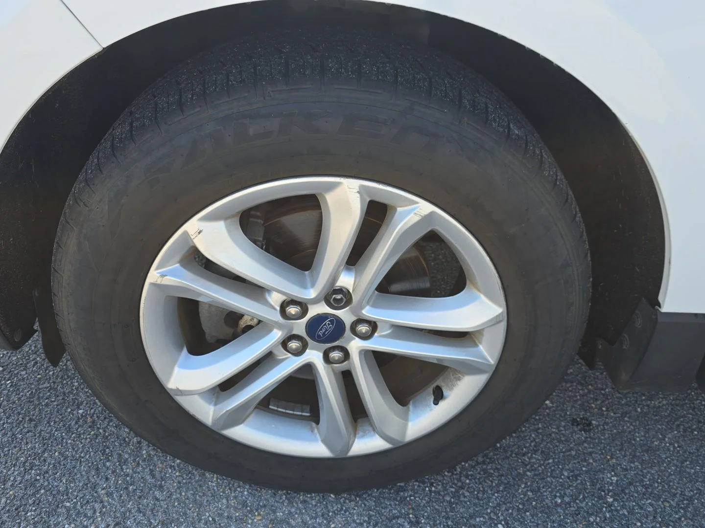 Used 2020 Oxford White Ford SEL image 19