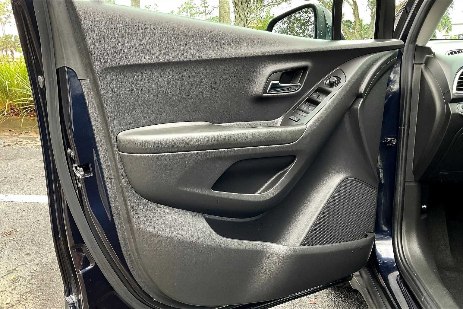 2022 Chevrolet Trax LT - Photo 22
