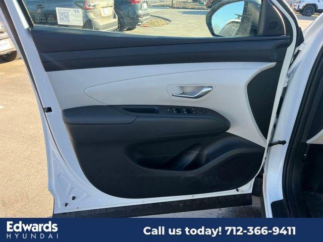 New 2025 White Hyundai SE AWD image 14