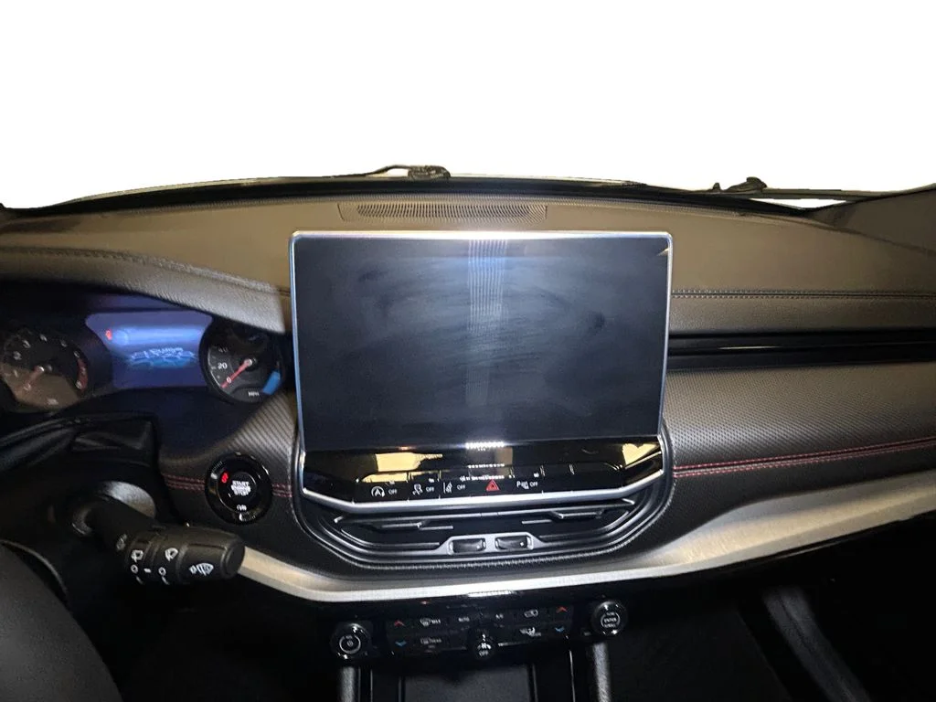 Used 2025 Silver Zynith Jeep Trailhawk image 10