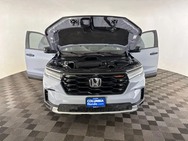 Used 2025 Green Honda TrailSport image 14