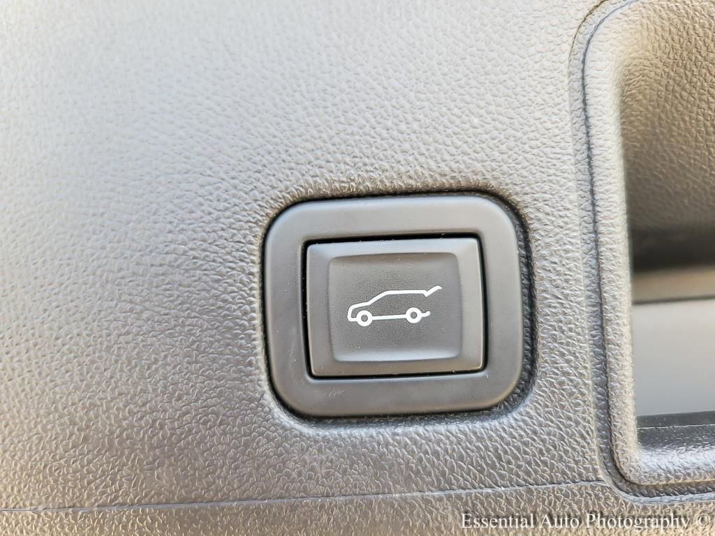 2023 GMC TERRAIN - Image 20