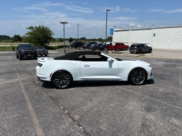 2023 Chevrolet Camaro ZL1 - Photo 9