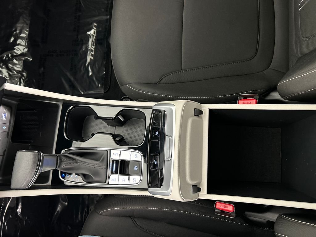 Used 2023 White Hyundai SEL image 15