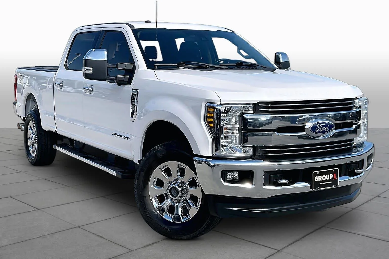 Used 2018 White Platinum Metallic Tri-Coat Ford LARIAT image 3