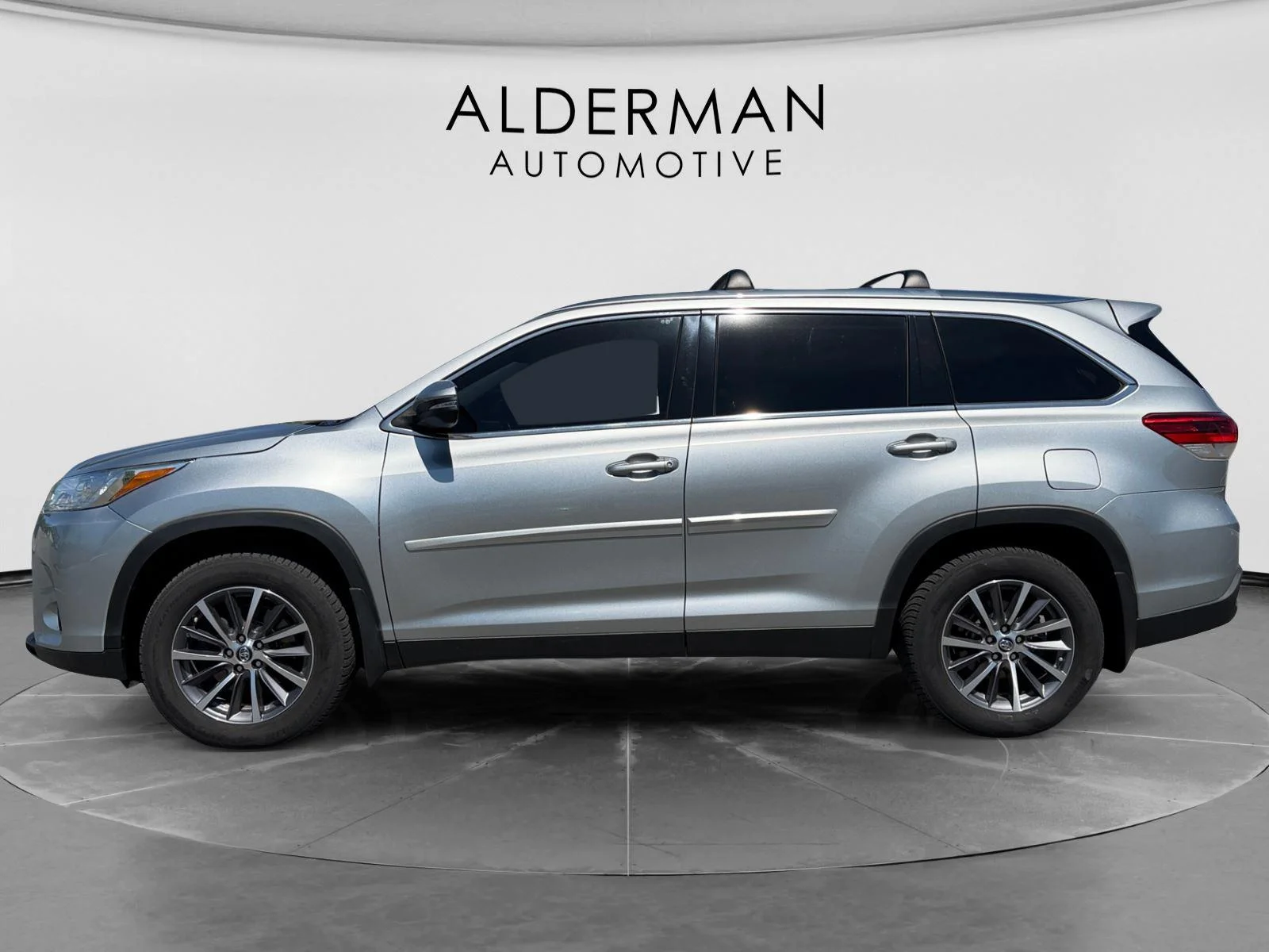 Used 2019 Celestial Silver Metallic Toyota XLE image 2