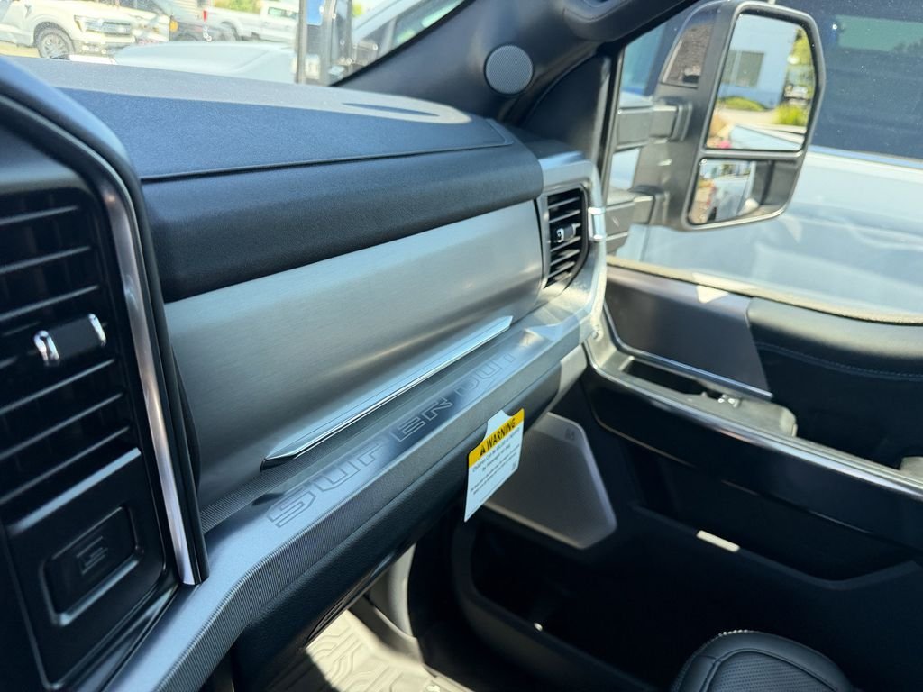 New 2026 Star White Metallic Tri-Coat Ford F-250® Platinum® image 25