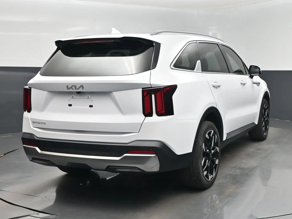 Certified Used 2025 White Kia SX image 28