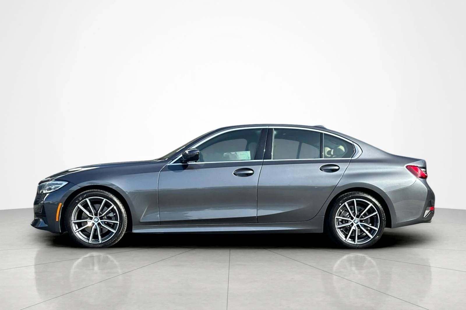 Used 2021 Mineral Grey Metallic BMW 330i image 2
