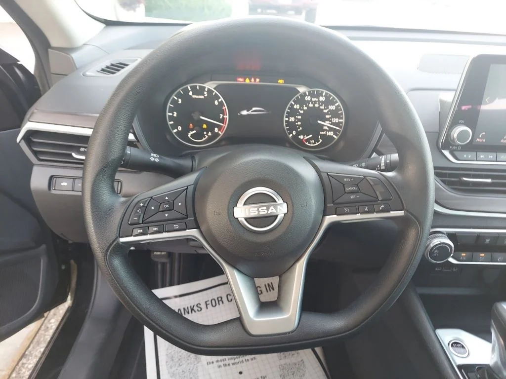 2025 Nissan Altima SV - Photo 11