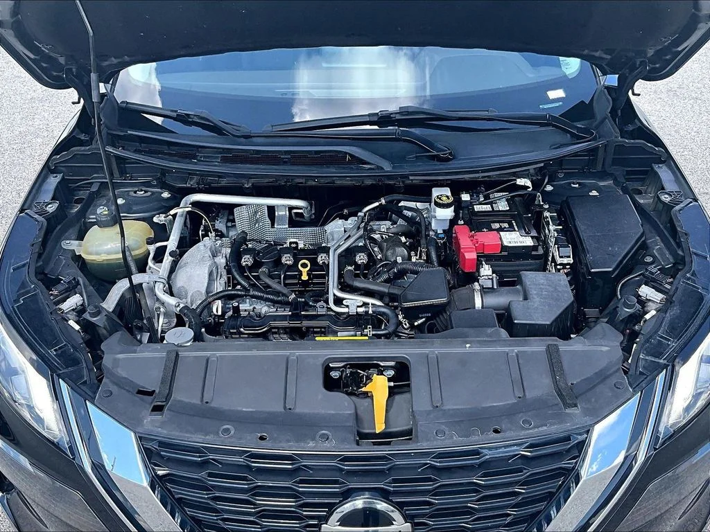 Used 2021 Black Nissan S image 11