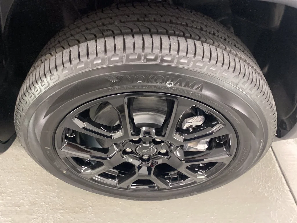 New 2027 Gray Jeep Latitude image 4