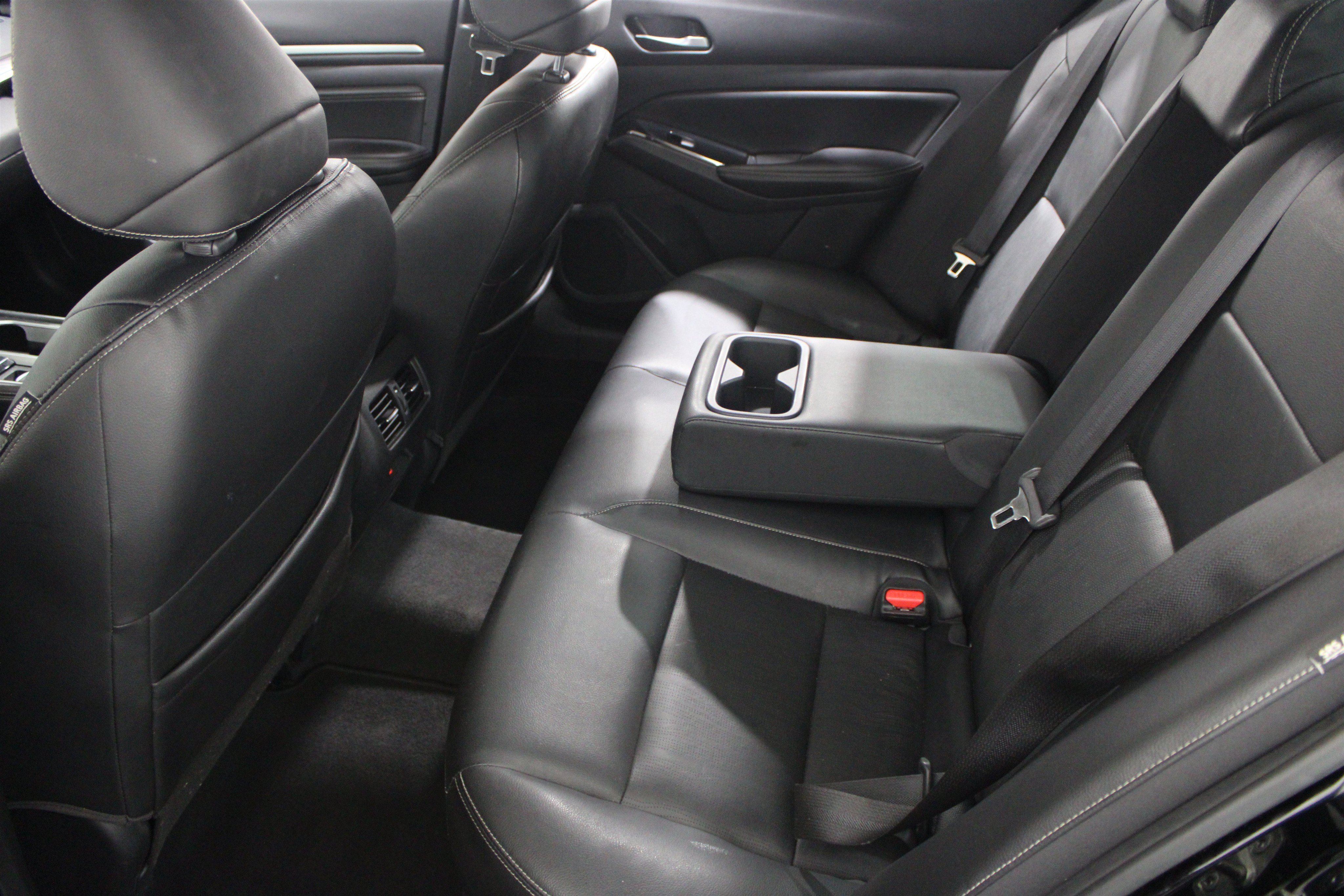 Used 2020 Super Black Nissan 2.5 SL image 21