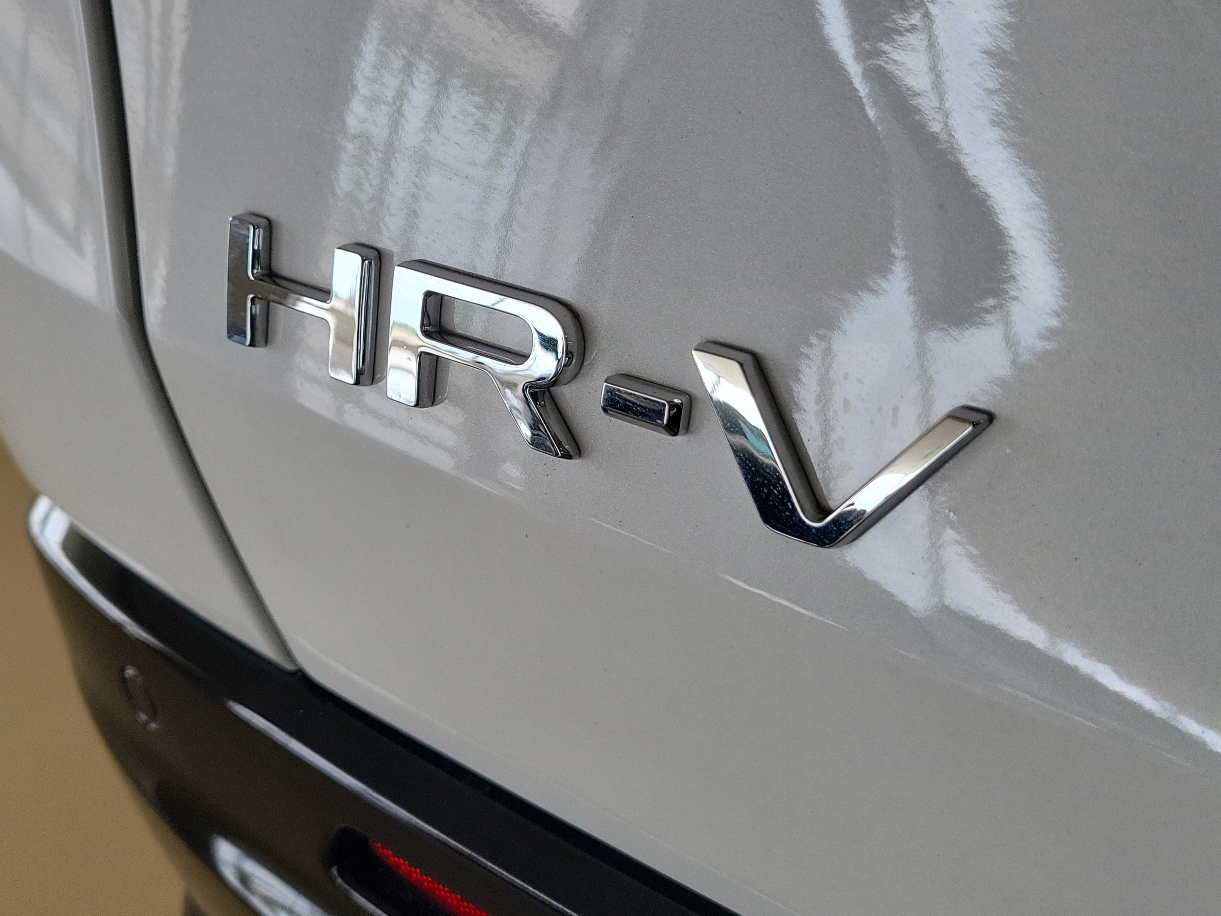 Used 2023 Platinum White Honda EX-L image 10