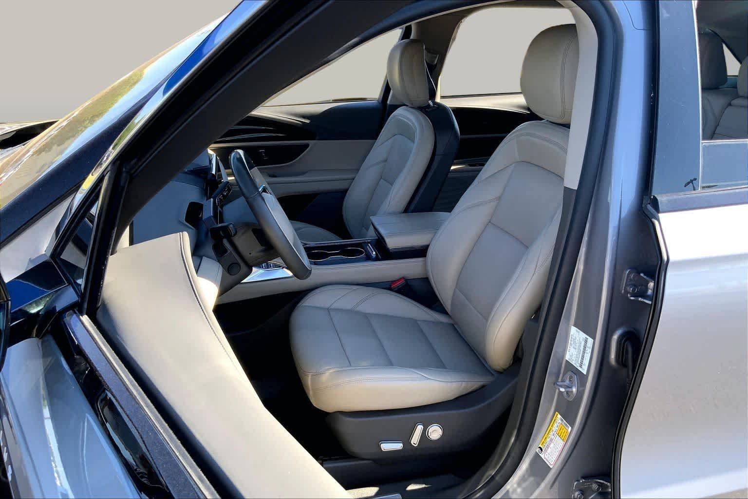 Pre-Owned 2025 Lincoln Nautilus Premiere