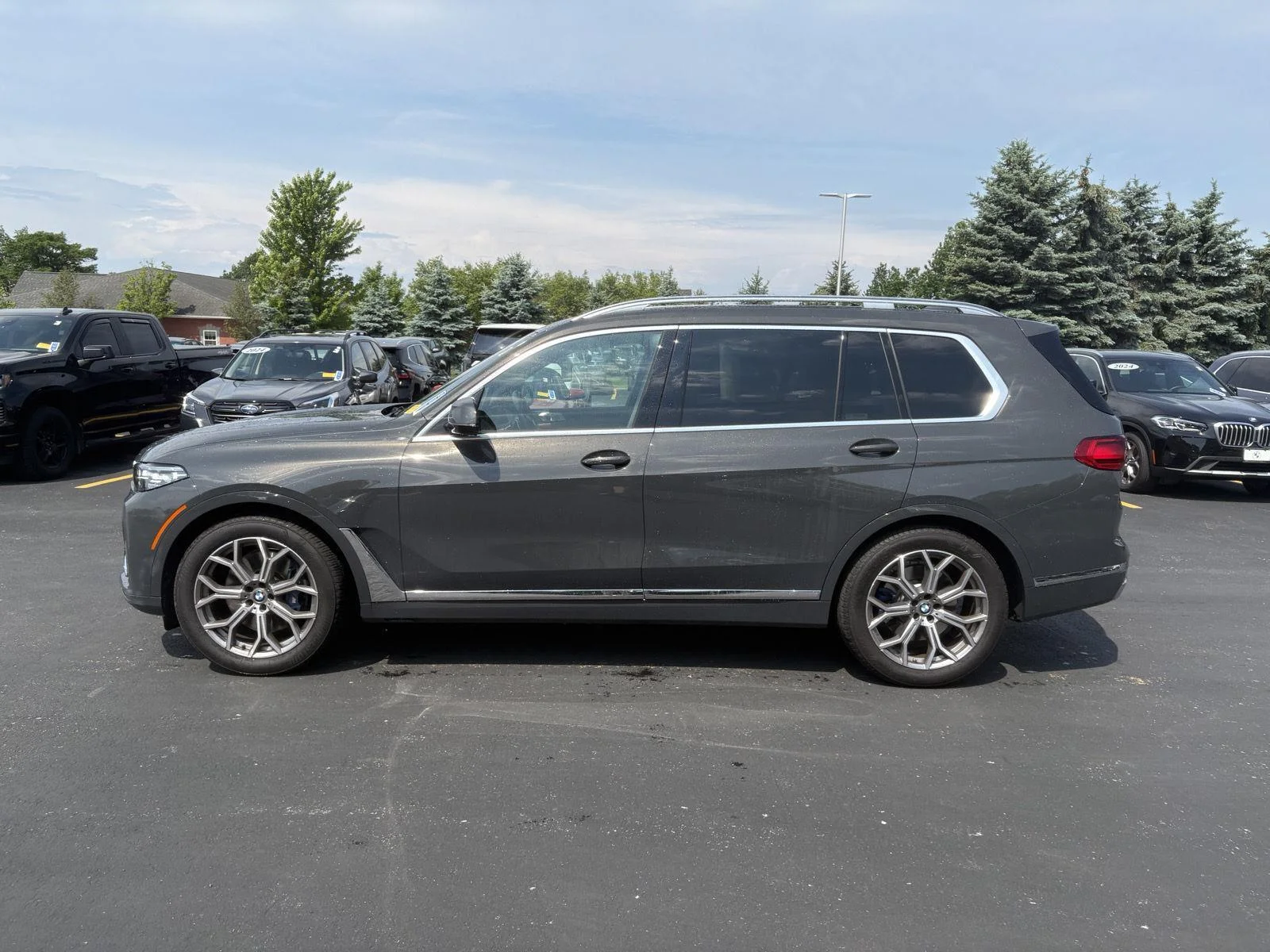 Used 2022 Dravit Grey Metallic BMW xDrive40i image 10