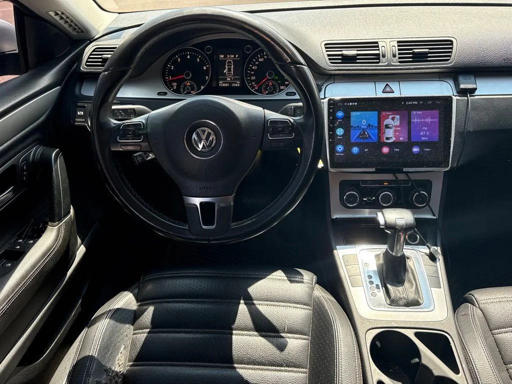Used 2010 White Volkswagen Sport image 11