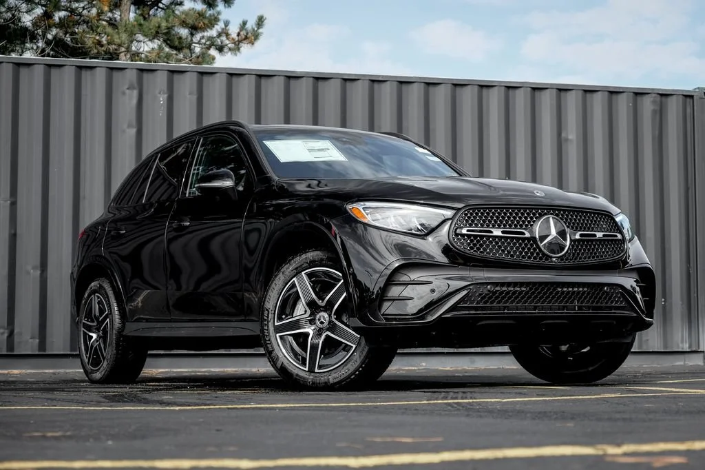 New 2027 Black Mercedes-Benz GLC 300 image 34