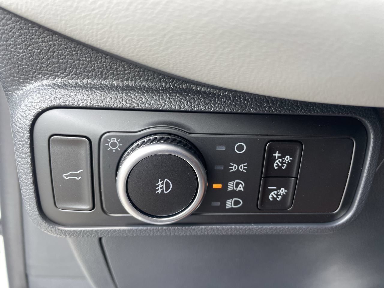 New 2026 Star White Metallic Tri-Coat Ford Active image 25