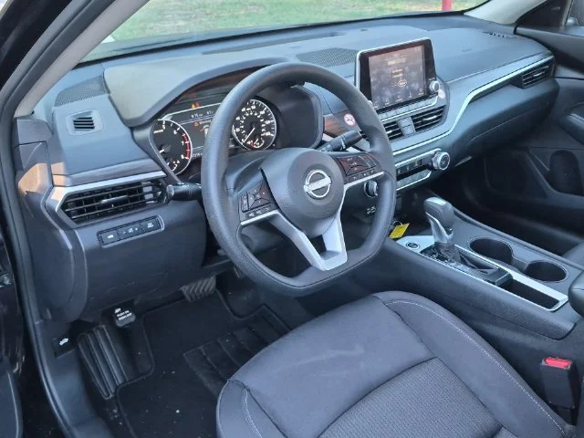 Used 2025 Black Nissan 2.5 SV image 10