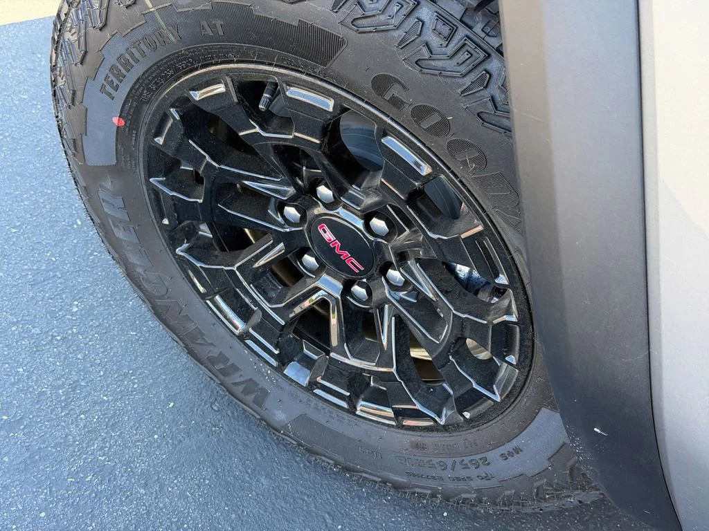 New 2026 Sterling Metallic GMC Elevation image 12