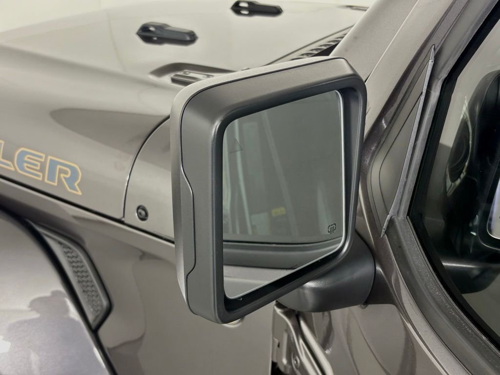 New 2026 Granite Crystal Metallic Clearcoat Jeep 85th Anniversary Edition image 13