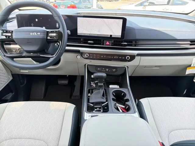 2027 Kia Carnival SX - Photo 9