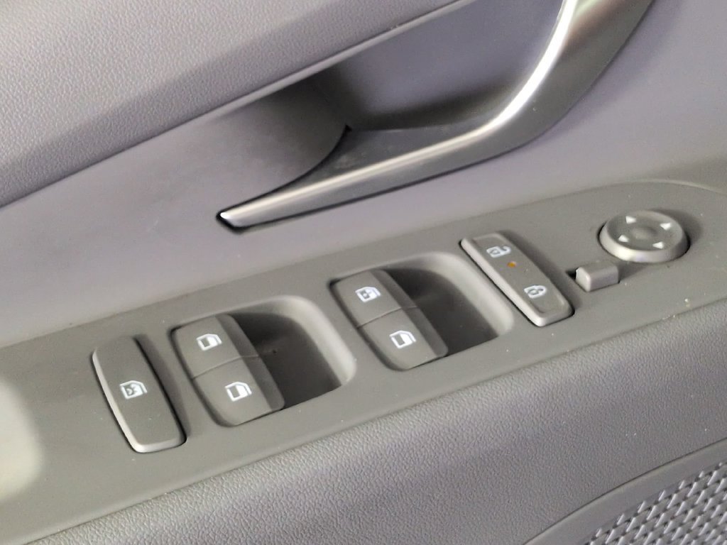 2024 Hyundai Elantra SEL - Photo 39