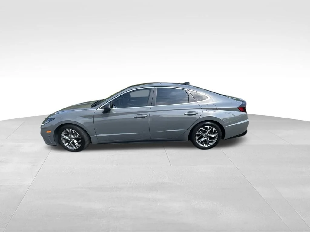 Used 2022 Gray Hyundai SEL image 4