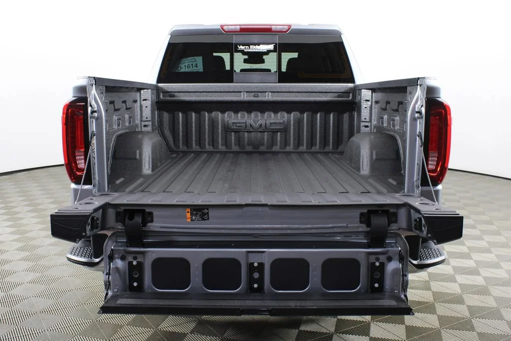 2026 GMC Sierra 1500 SLT - Photo 7