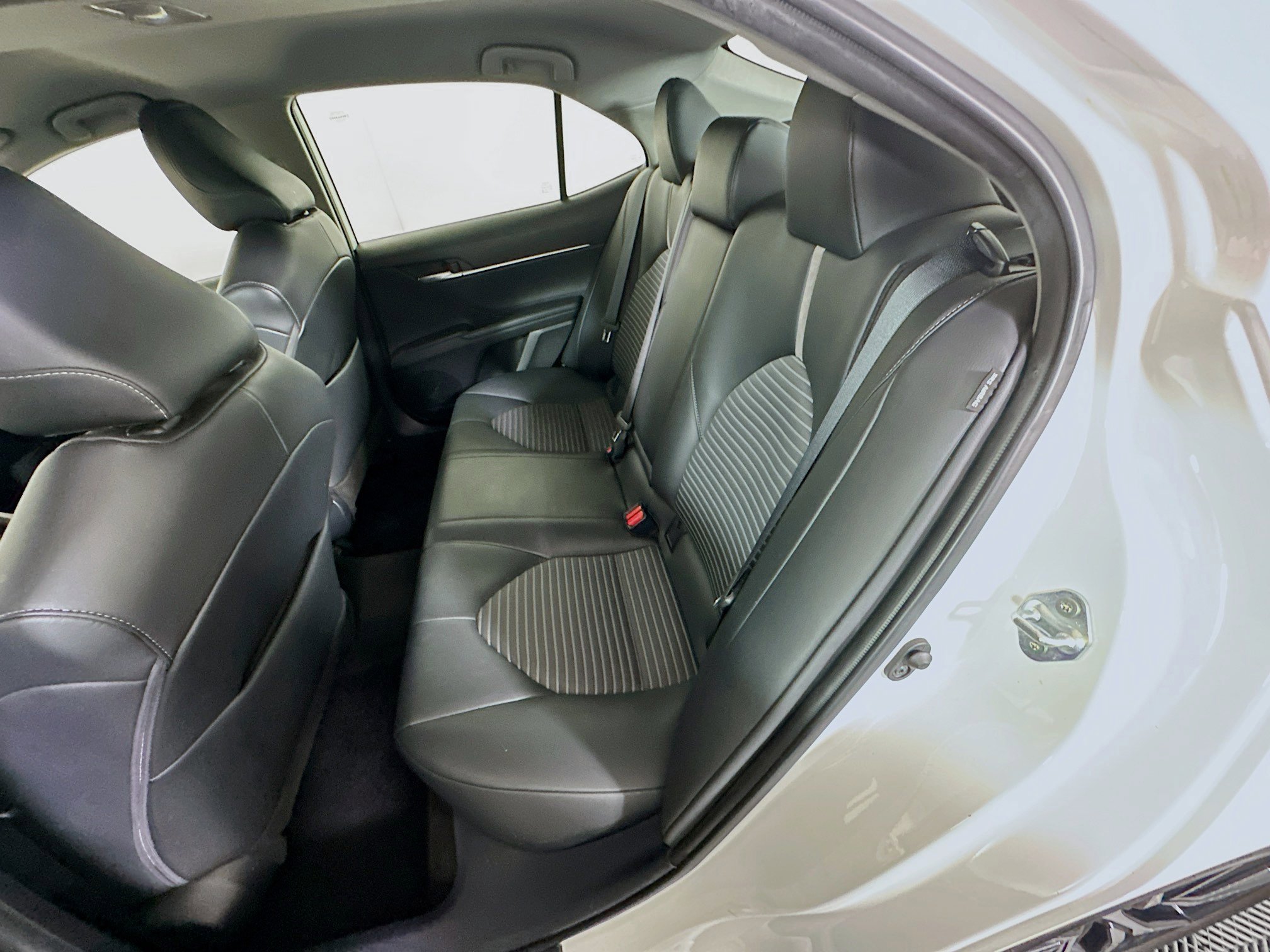 Used 2023 Ice Toyota SE image 24