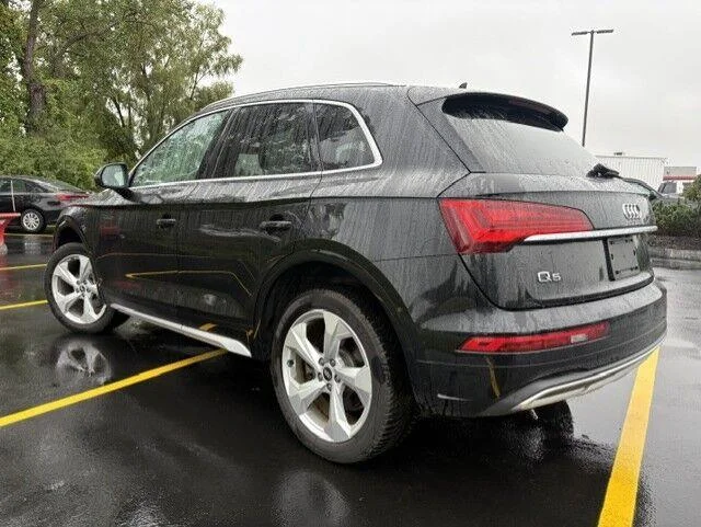 Used 2021 Mythos Black Metallic Audi Premium Plus image 11
