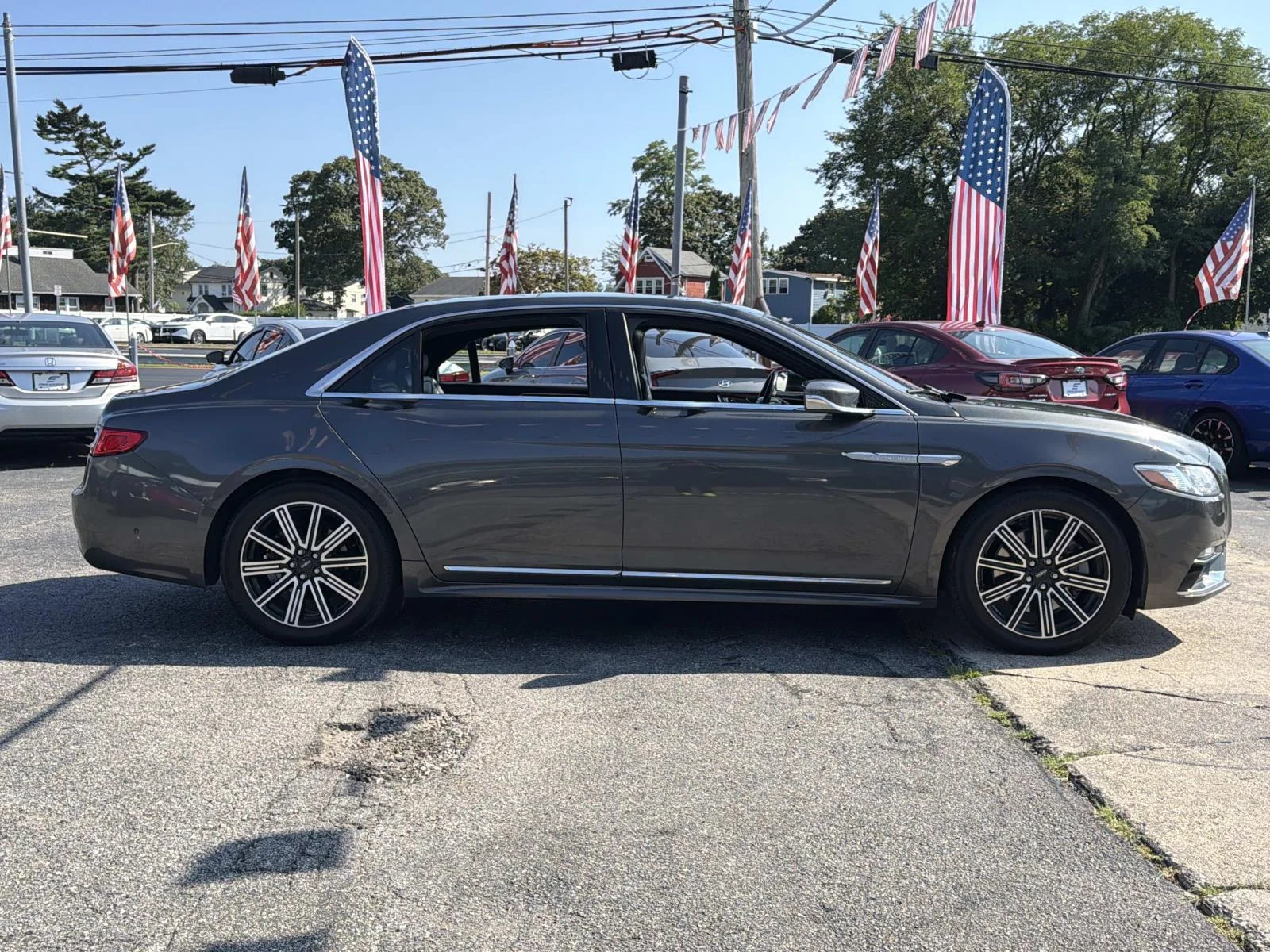 Used 2018 Gray Lincoln Reserve image 8