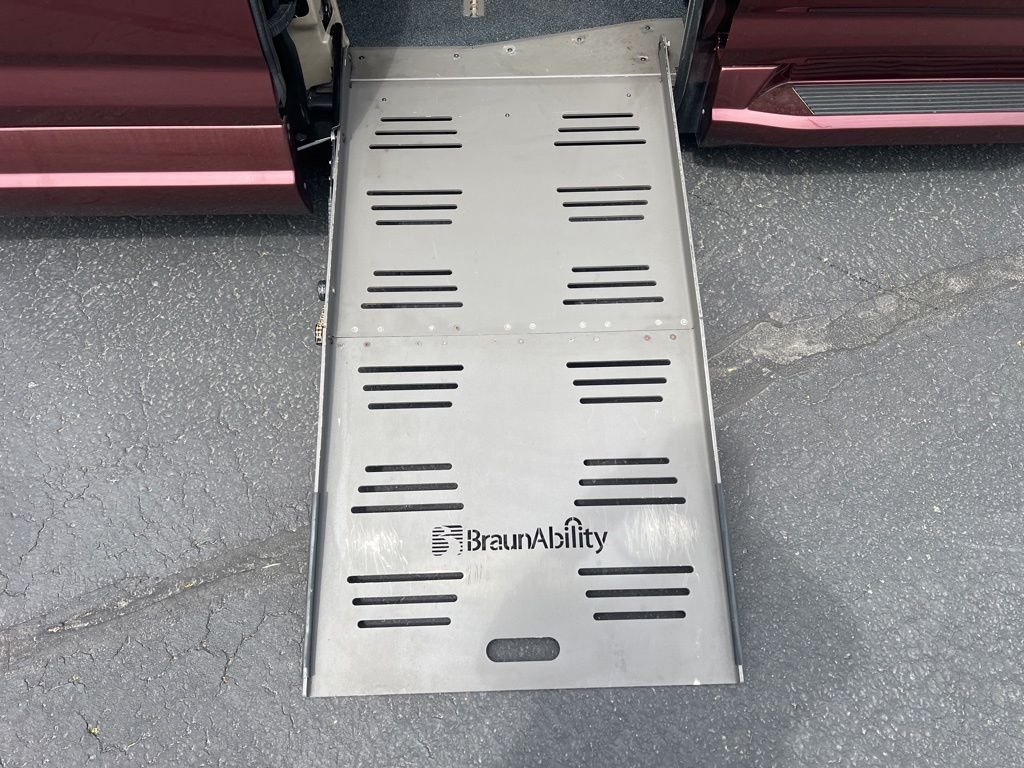 Used 2016  Honda EX-L image 2