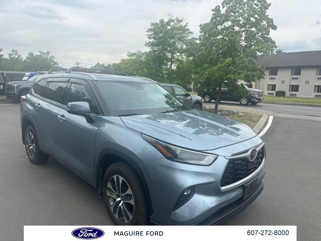 Used 2022 Blue Toyota XLE image 1