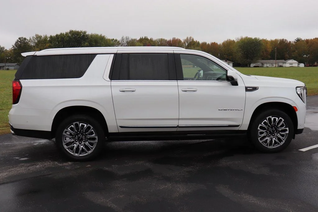 2023 GMC Yukon XL Denali Ultimate - Photo 19