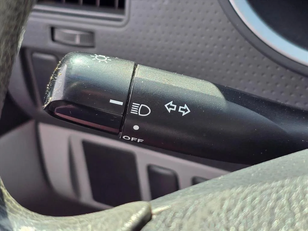 Used 2007 White Toyota  image 18
