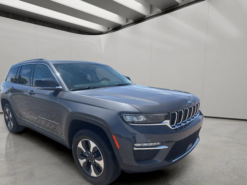 Used 2022 Baltic Gray Metallic Clearcoat Jeep 4xe image 7