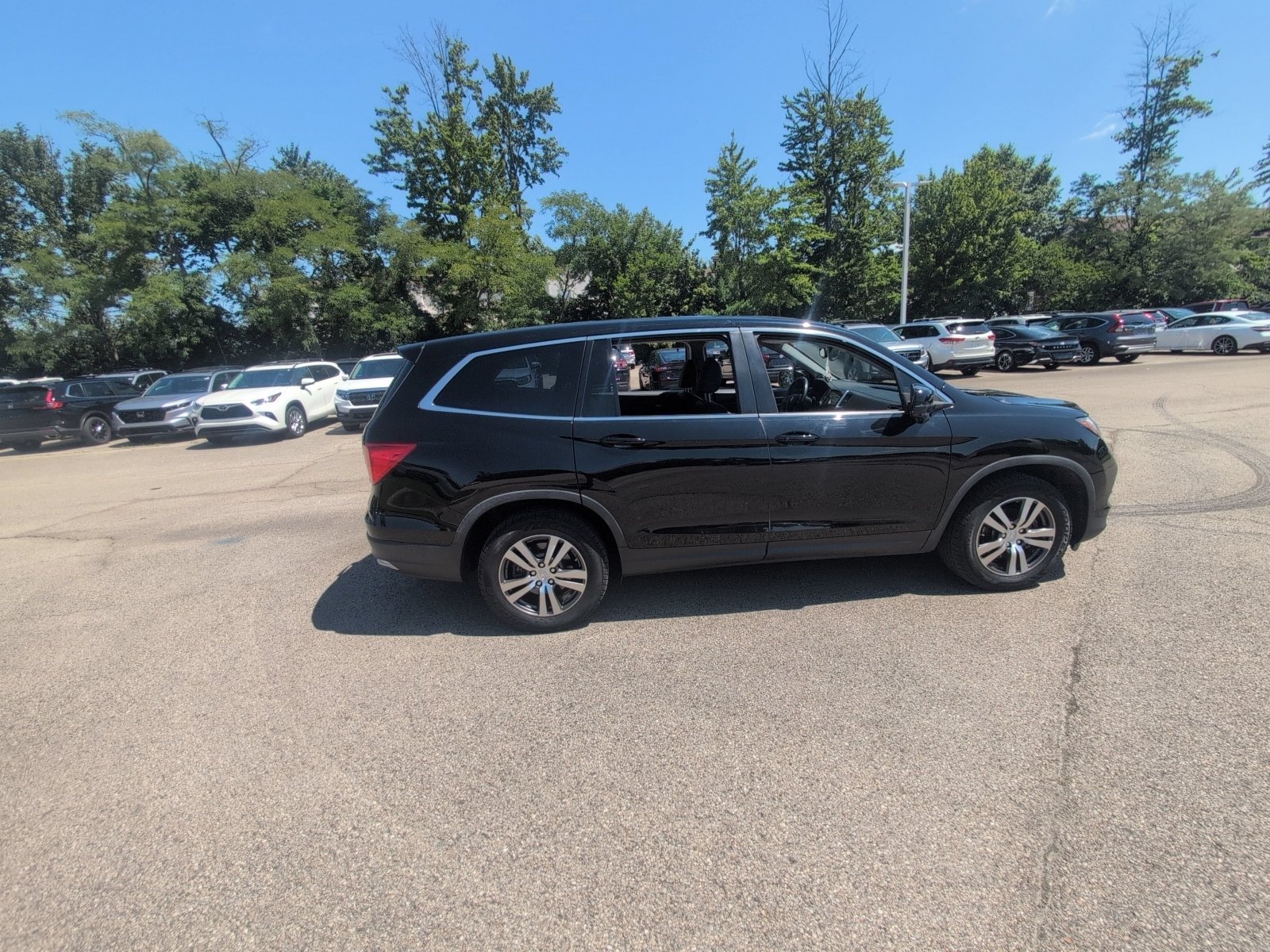 Used 2018 Crystal Black Pearl Honda EX-L image 18