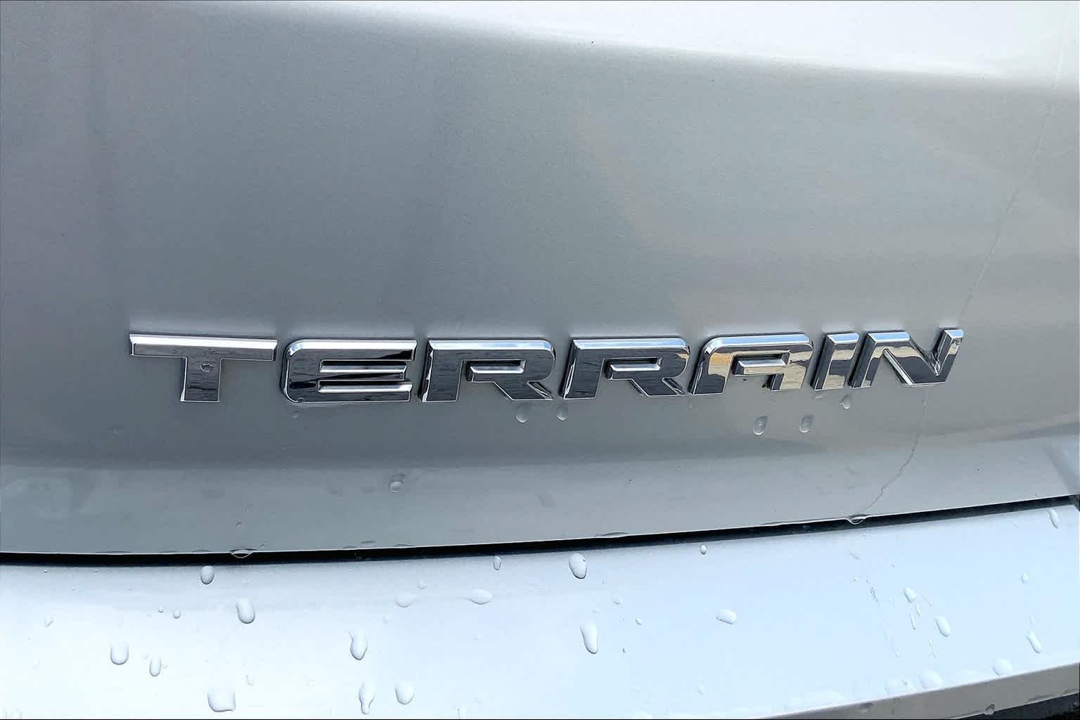 Used 2018 Quicksilver Metallic GMC SLT image 30