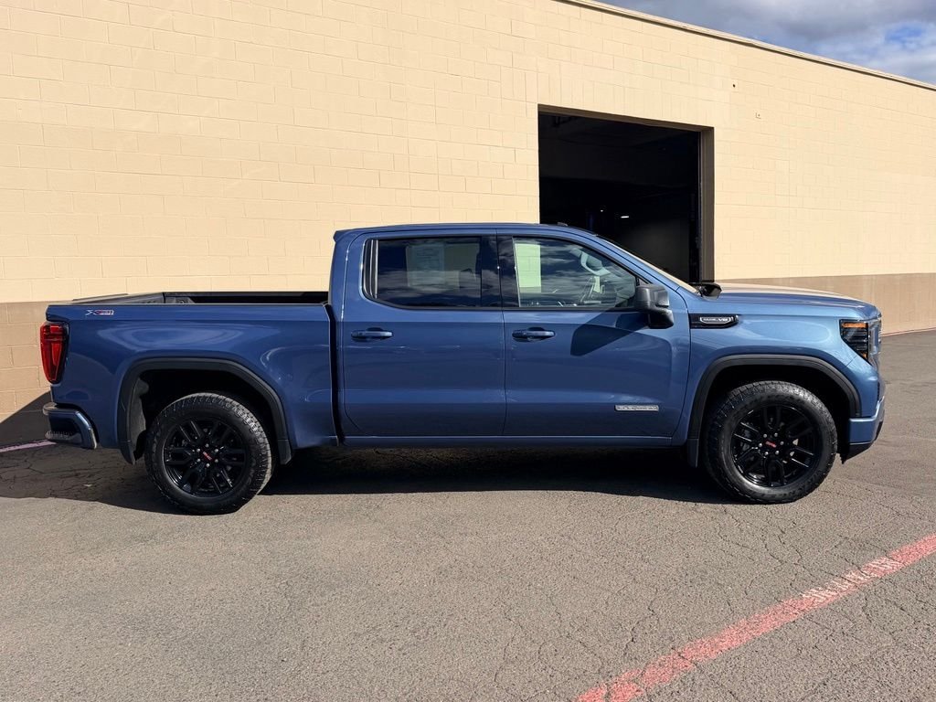Used 2024 Downpour Metallic GMC Elevation image 3