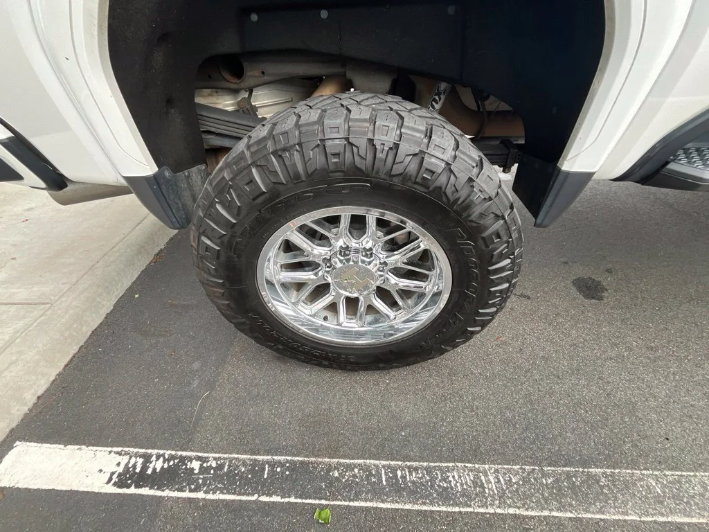 Used 2020 White GMC Denali image 18