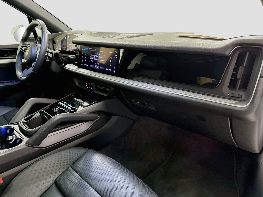 Used 2025 White Porsche  image 30